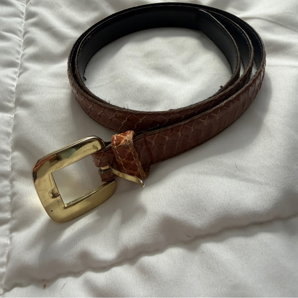 Elegant Brown snakeskin Belt with Gold Buckle